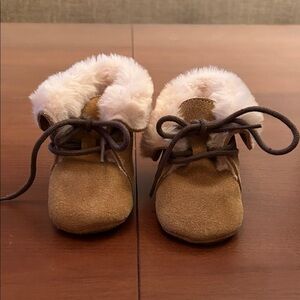 Adorable Tan Kids Boots with Faux Fur
